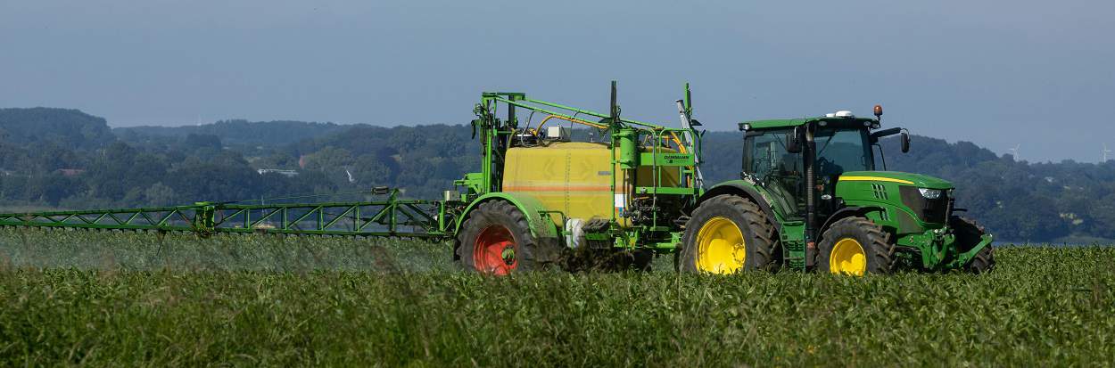 Treckergespann mit Überbreite