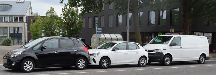 Auffahrunfall - Drei Autos ineinandergeschoben
